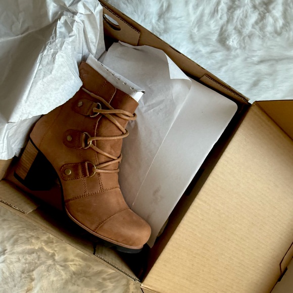 NIB Sorel Addington Lace Boot - Picture 9 of 10